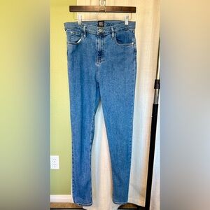 🌸BDG pre-owned Women's Blue Jeans pants. Size 29. WPANTS01.
